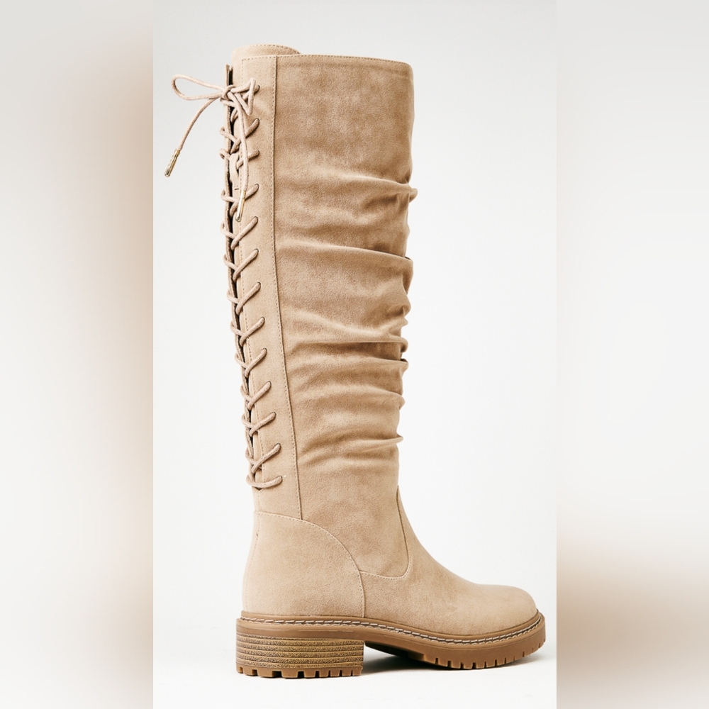 Shoedazzle Rylan Flat Boot, Woman's size 10, Tan, NWT